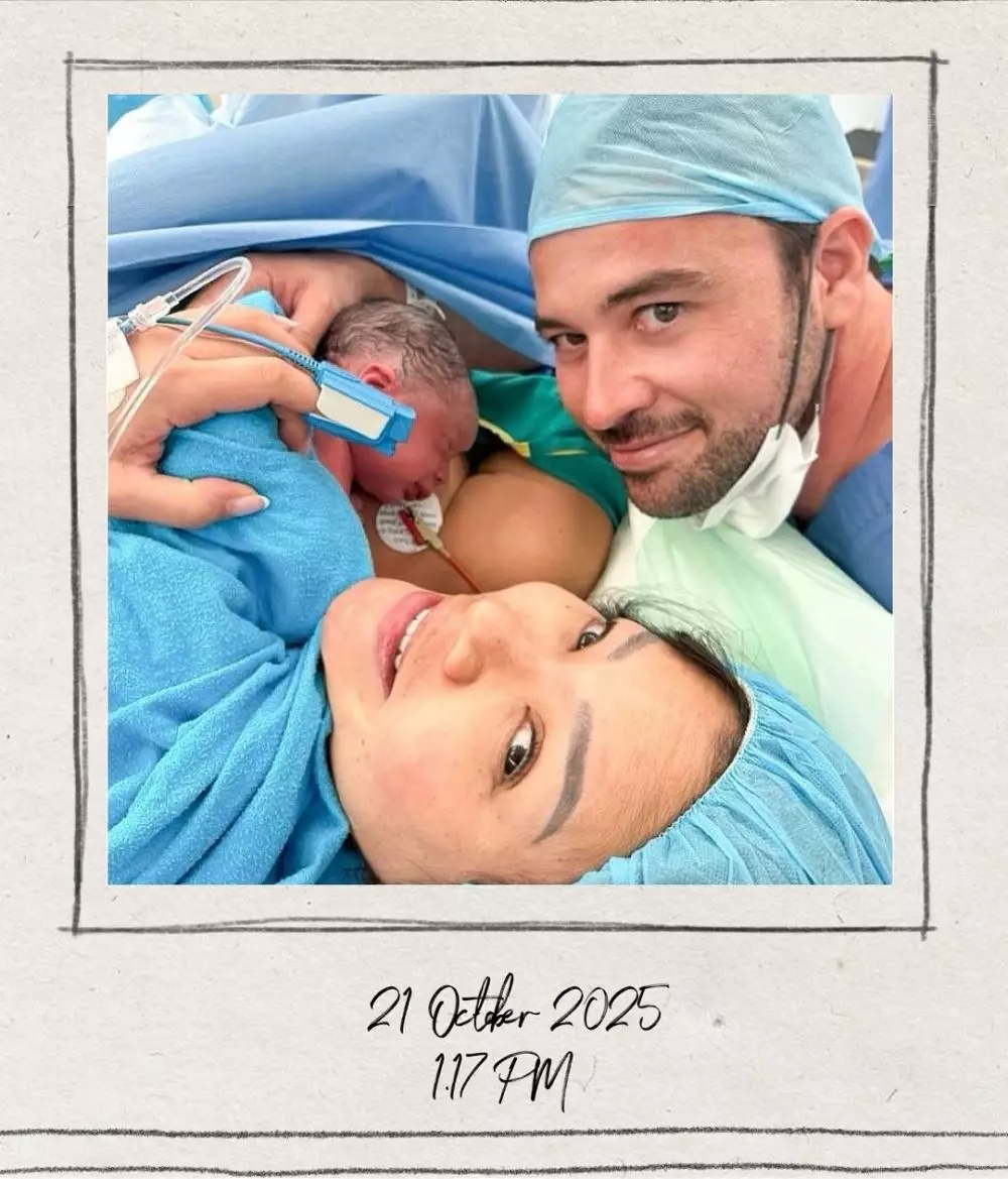 Aline Adita melahirkan usai gagal bayi tabung 7 kali © 2025 Instagram Aline Adita melahirkan usai gagal bayi tabung 7 kali © 2025 Instagram