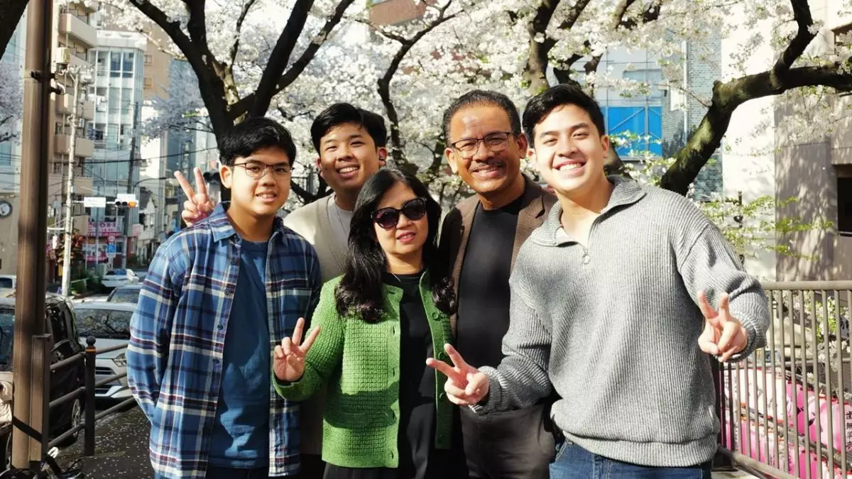 Kerap habiskan waktu bersama, 9 potret kebersamaan Jerome Polin dan ayahnya yang kini tinggal kenangan