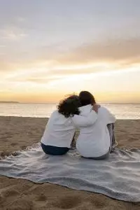 Rasa sakit dalam cinta bukan untuk disesali, melainkan untuk dimaknai.