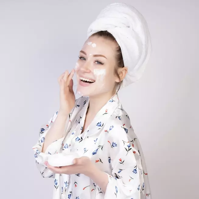 10 Rekomendasi skincare Viva untuk kulit berminyak dan berjerawat, harga di bawah Rp 100 ribu