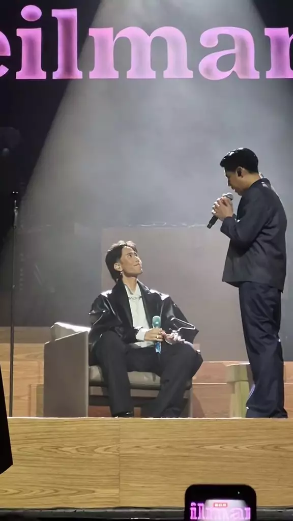 Vidi Aldiano tampil di konser Laleilmanino © 2025 brilio.net Vidi Aldiano tampil di konser Laleilmanino © 2025 brilio.net