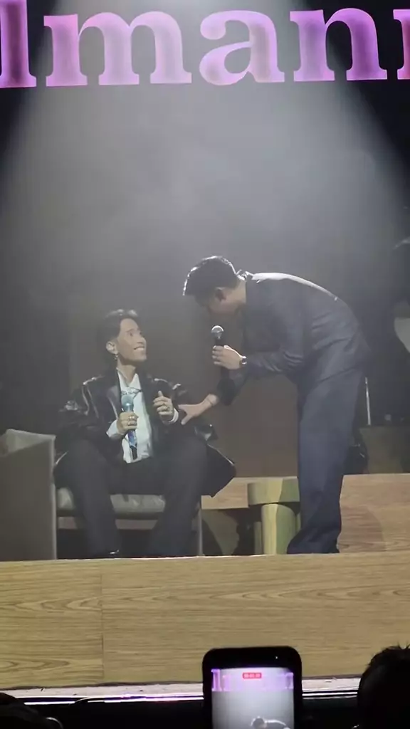 Vidi Aldiano tampil di konser Laleilmanino © 2025 brilio.net Vidi Aldiano tampil di konser Laleilmanino © 2025 brilio.net