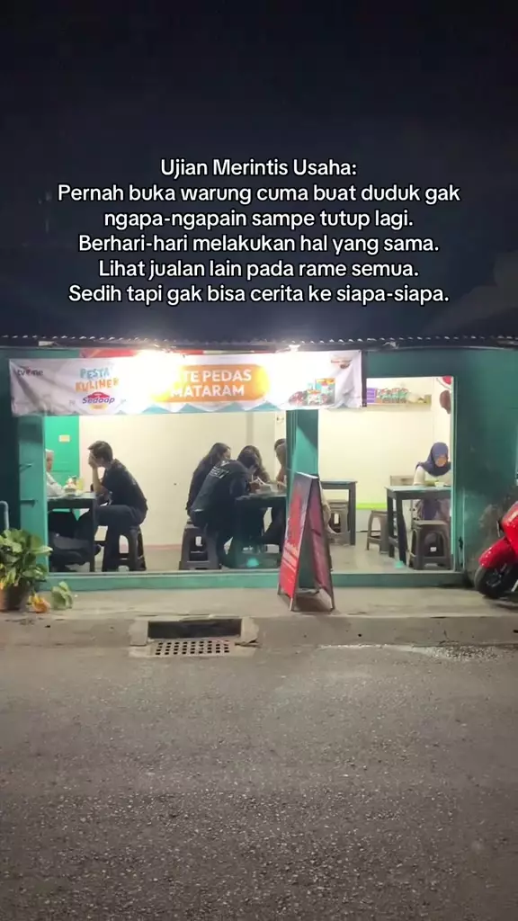 Lulusan S-2 di ITB pilih pulang kampung jualan sate © 2025 TikTok