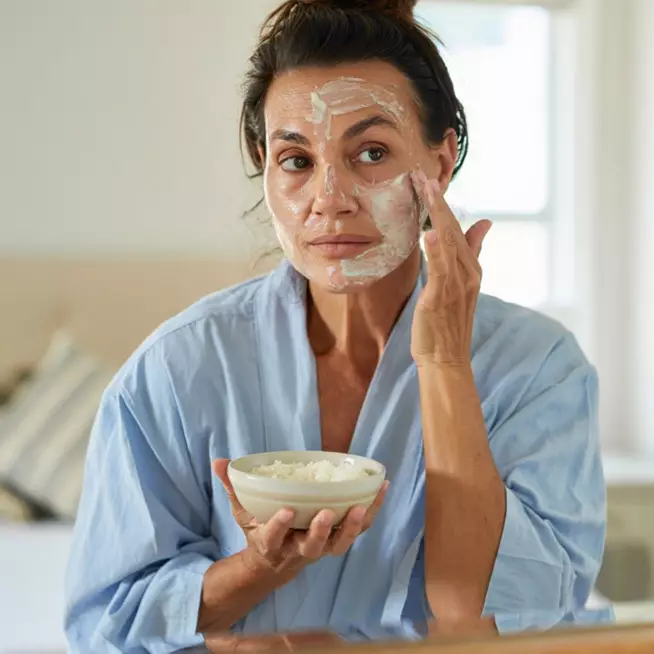 Air beras disebut bisa lawan penuaan dini, cuma modal dapur bisa glowing maksimal