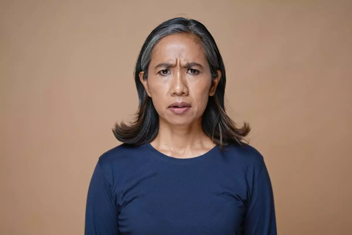 Nggak perlu cat rambut, ini trik 3 bahan dapur yang bikin uban hilang dan rambut tetap sehat