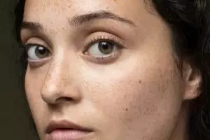 Nggak cuma air beras, ternyata kulit jeruk bisa hapus noda hitam dan bikin wajah glowing alami