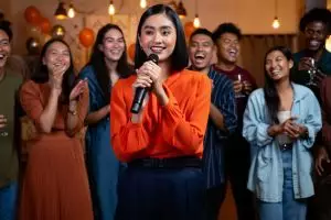 15 Contoh teks MC non formal lucu dan santai, bikin acara tambah gokil