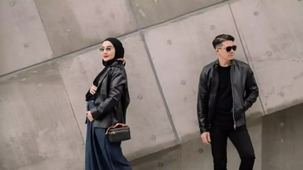 Tampil manis dengan kimono di Jepang, 7 potret maternity shoot Zaskia Sungkar rayakan kehamilan ke-2