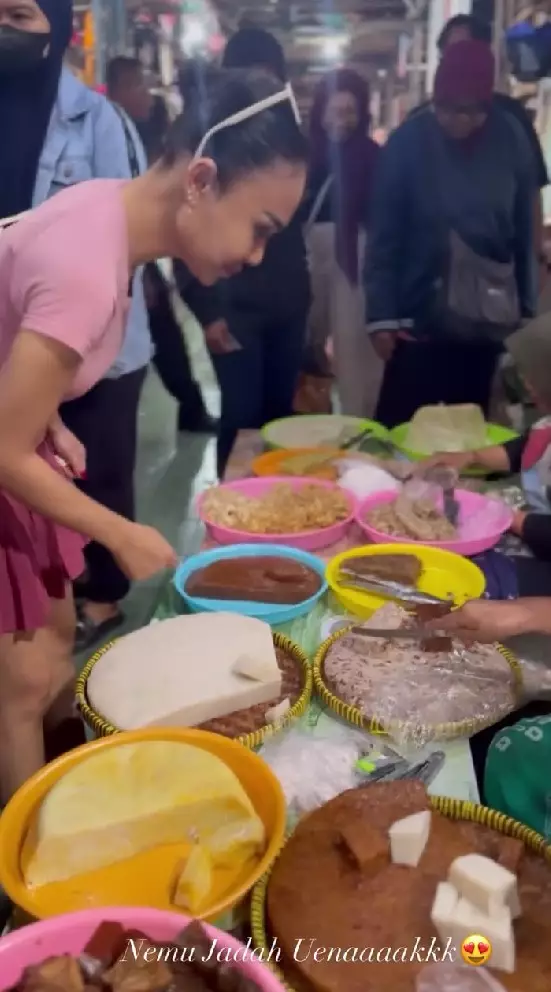 Yuni Shara ke pasar Kotagede Yogyakarta © Instagram