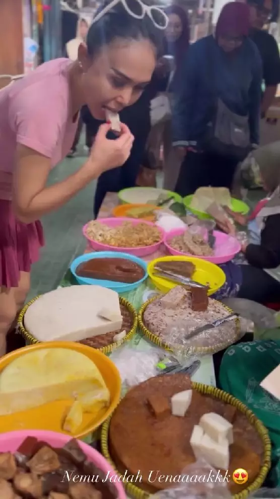 Yuni Shara ke pasar Kotagede Yogyakarta © Instagram