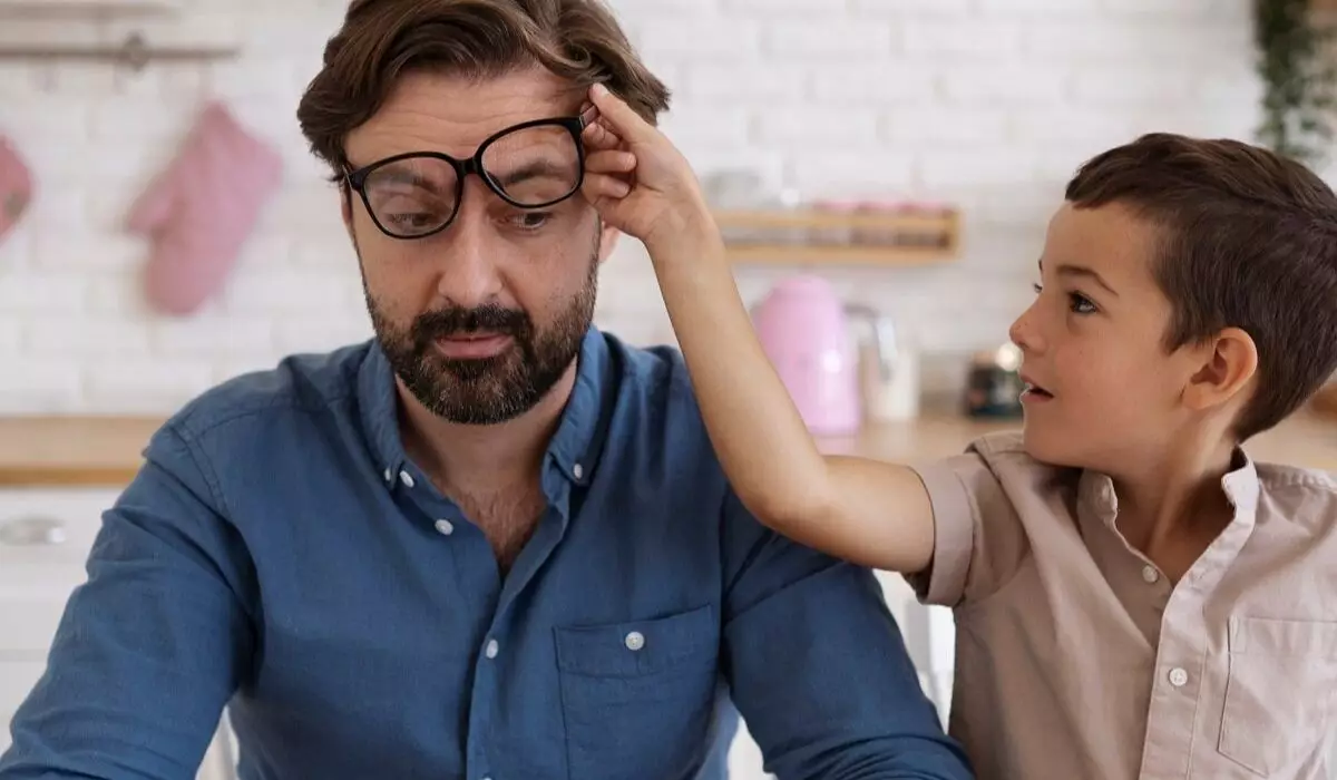 100 Kata-kata penyemangat kerja keras untuk ayah 2025, penuh rasa haru dan bangga