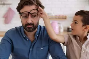 100 Kata-kata penyemangat kerja keras untuk ayah 2025, penuh rasa haru dan bangga