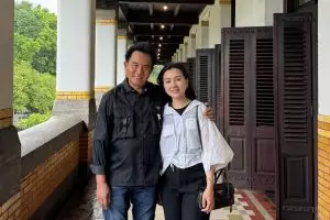 Sering dikira anak dibanding istri, intip 9 potret cantiknya Rika Kato pasangan Yusril Ihza Mahendra