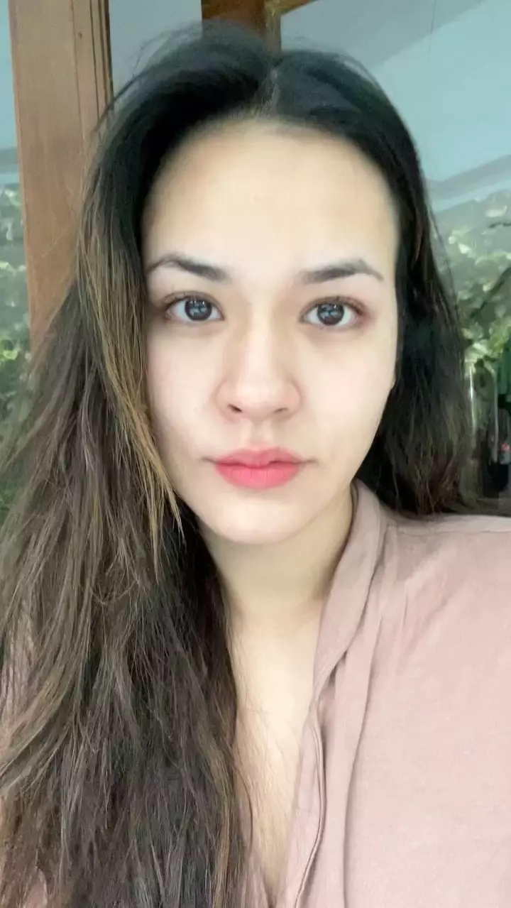 potret raisa tampil bare face © instagram