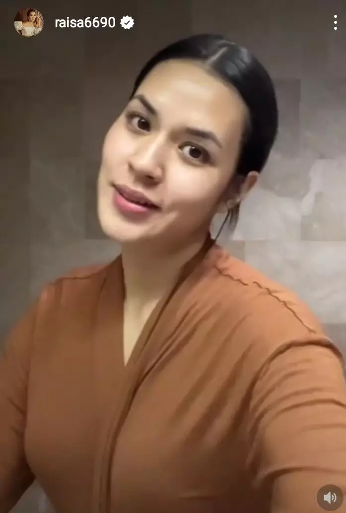 potret raisa tampil bare face © instagram