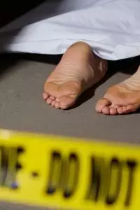 Pelaku masih menjadi buronan polisi.