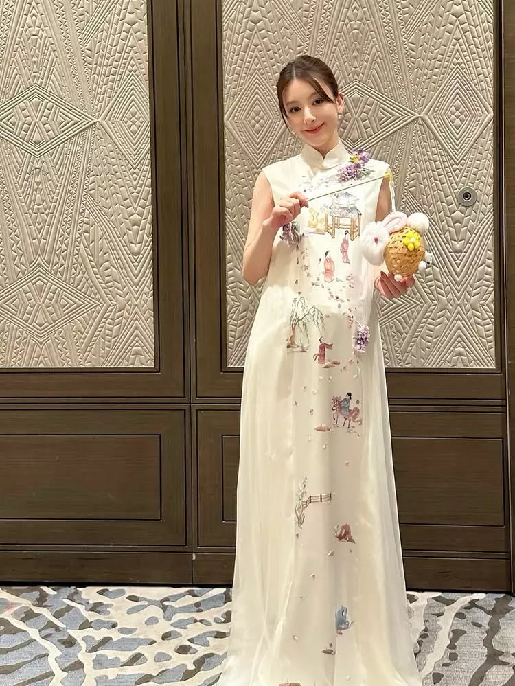 Istri Aaron Kwok melahirkan tetap singset © 2025 Instagram