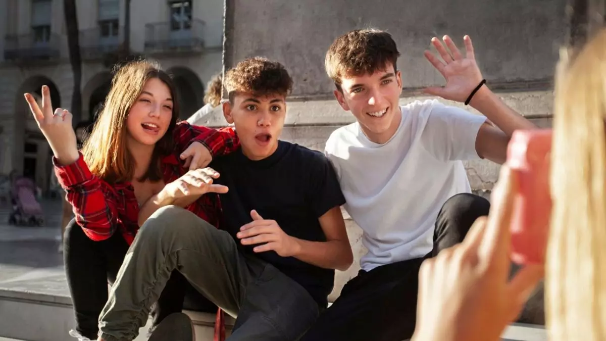 Apa itu kalcer? Pahami arti, asal, dan kenapa istilah ini lagi ngetren di kalangan anak muda