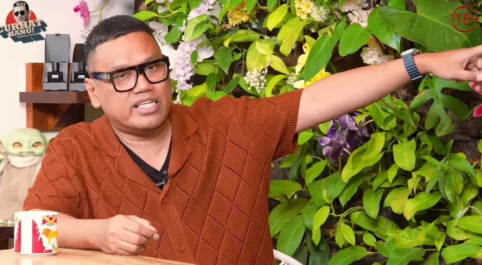 Uya Kuya ungkap kondisinya saat rumah dijarah © berbagai sumber Uya Kuya ungkap kondisinya saat rumah dijarah © berbagai sumber