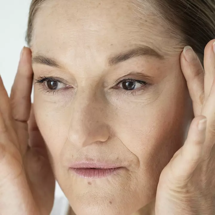 9 Skincare malam hari ampuh mengatasi kerutan, wajah makin awet muda harga di bawah Rp 150 ribu