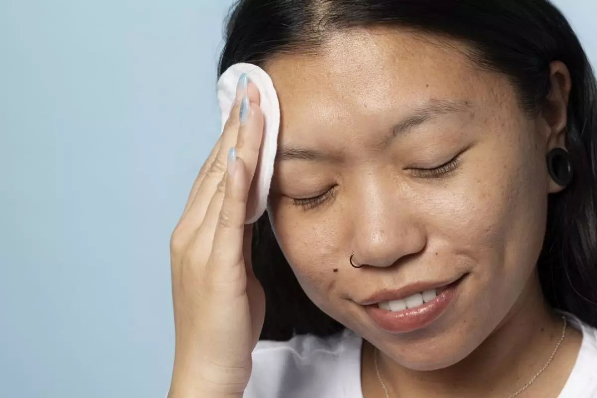 9 Skincare Emina untuk mengecilkan pori-pori wajah, mengencangkan kulit harga di bawah Rp 50 ribu