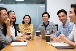 100 Tebak-tebakan kocak ala karyawan kantoran, bisa jadi obat stres di tengah deadline numpuk