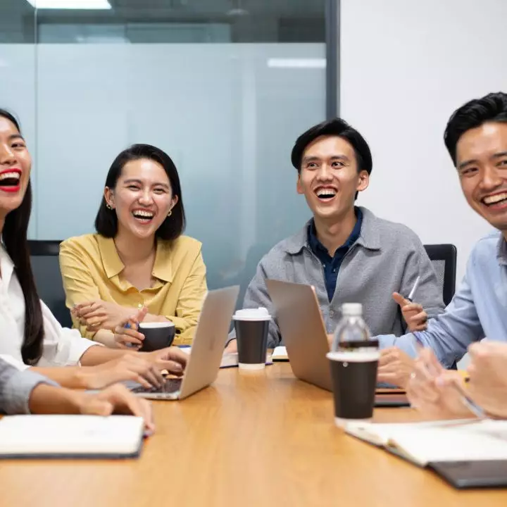 100 Tebak-tebakan kocak ala karyawan kantoran, bisa jadi obat stres di tengah deadline numpuk