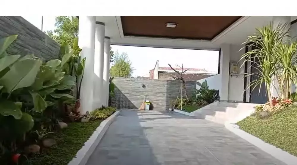 Potret rumah mewahnya Denny Caknan © berbagai sumber