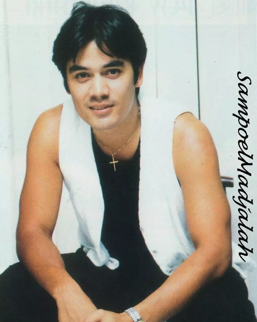 Model iklan sampo 90-an saudara istri Nadiem Makarim © Instagram