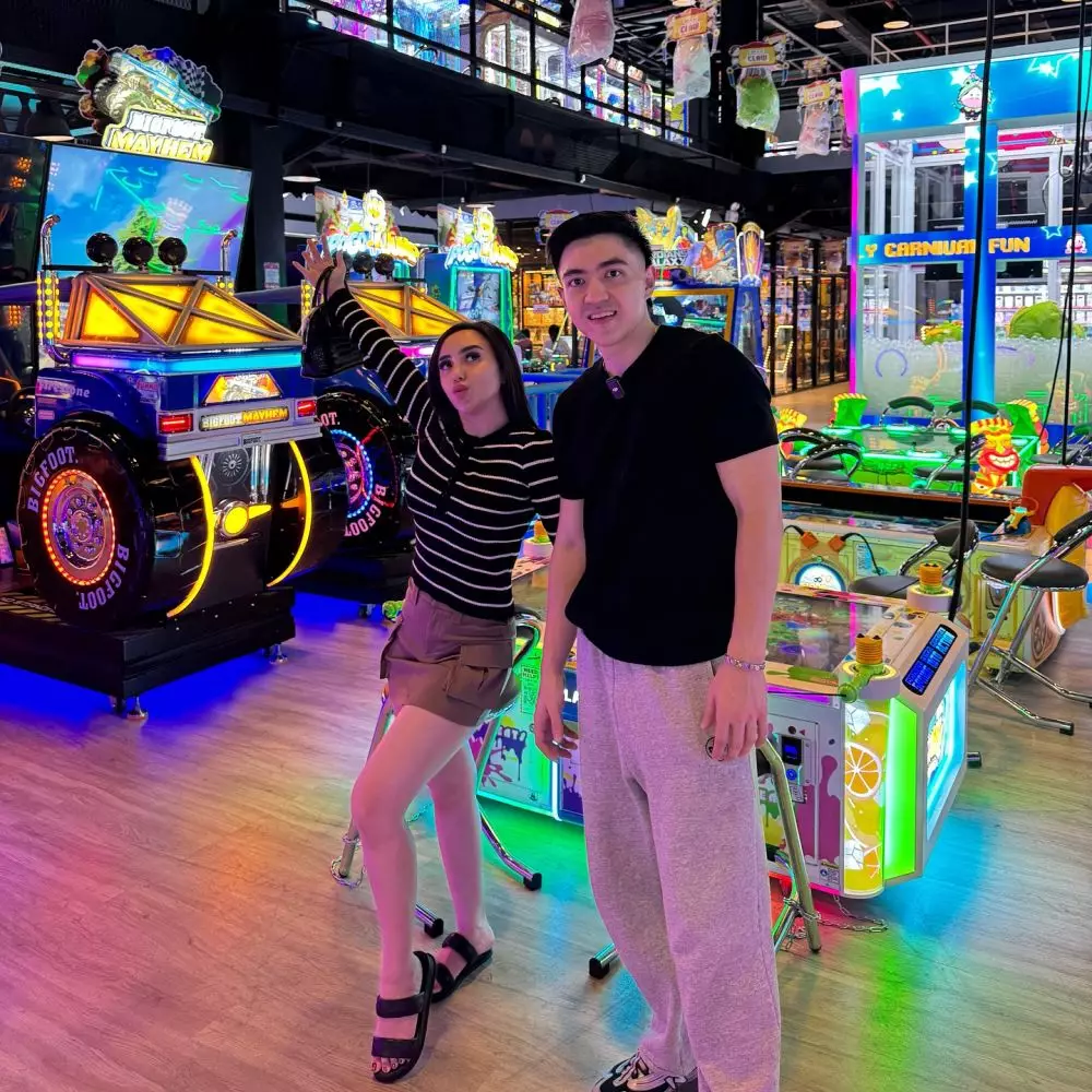 potret Salmafina Sunan bareng anak pendeta © berbagai sumber potret Salmafina Sunan bareng anak pendeta © berbagai sumber