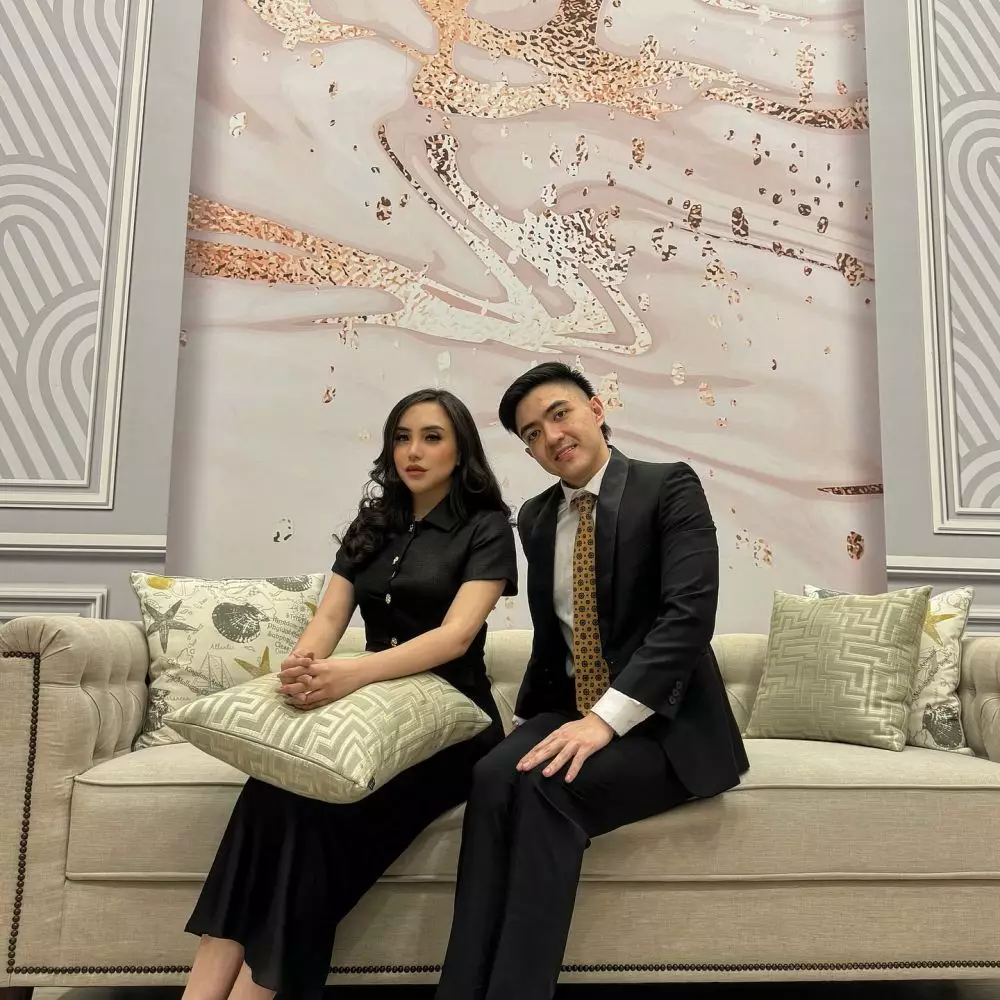 potret Salmafina Sunan bareng anak pendeta © berbagai sumber potret Salmafina Sunan bareng anak pendeta © berbagai sumber