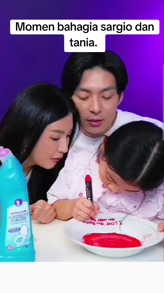 Thania Onsu gambar Sarwendah dan Giorgio Antonio © 2025 brilio.net Thania Onsu gambar Sarwendah dan Giorgio Antonio © 2025 brilio.net