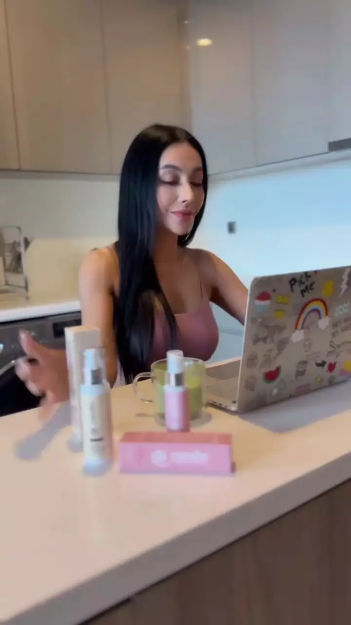 Potret dapur hunian Denada © 2025 Instagram Potret dapur hunian Denada © 2025 Instagram