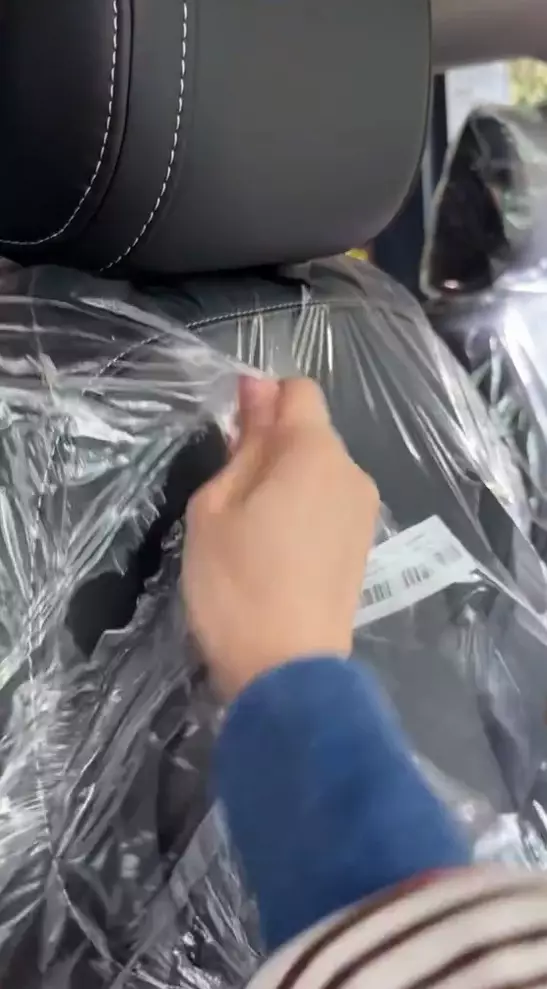 Ira Nandha kado mobil untuk anak © TikTok Ira Nandha kado mobil untuk anak © TikTok