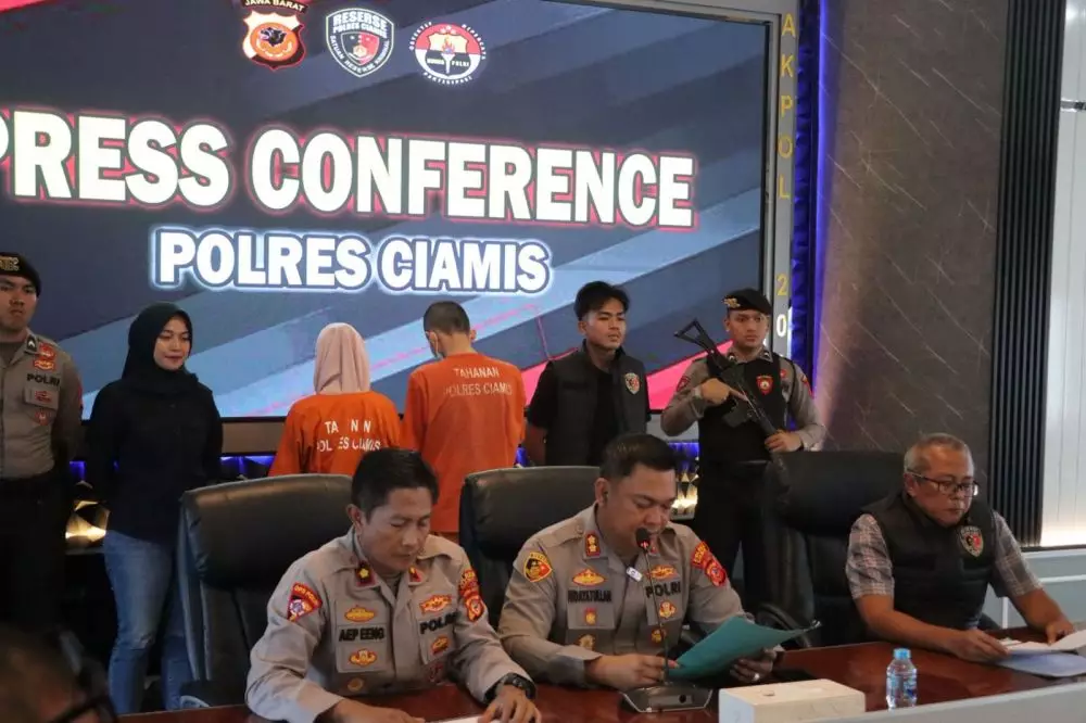 Pasangan pembuang bayi di Ciamis dinikahkan di kantor polisi © 2025 brilio.net