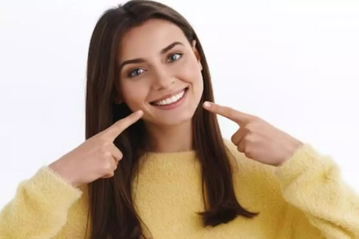 Tak perlu susah payah menggosok pakai baking soda, memutihkan gigi bisa pakai 1 bumbu dapur