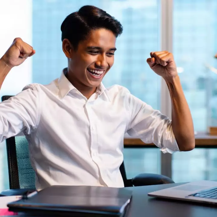 100 Kata-kata afirmasi semangat kerja untuk diri sendiri, dorong motivasi dan fokus kerja