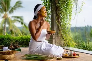 Resep serum wajah alami dari lidah buaya dan vitamin e, bikin kulit glowing tanpa skincare mahal