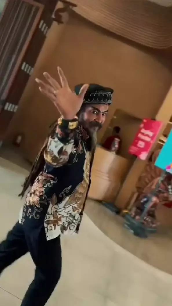 Limbad hadiri wisuda S2 anaknya © Instagram Limbad hadiri wisuda S2 anaknya © Instagram