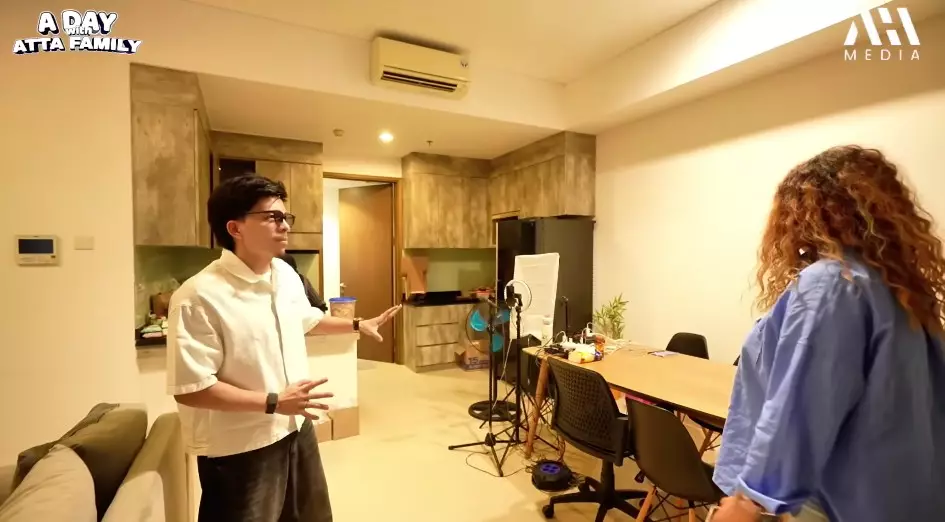 hunian baru Pinkan Mambo di Pondok Indah © YouTube hunian baru Pinkan Mambo di Pondok Indah © YouTube