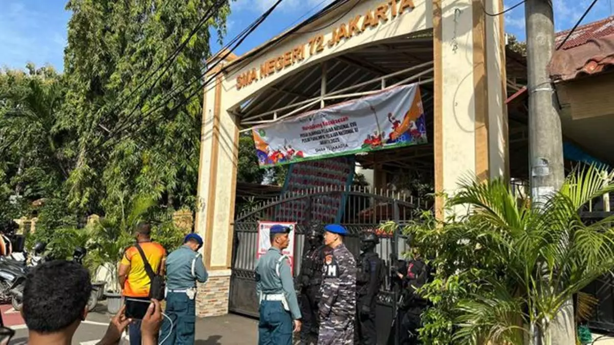 Pelaku ledakan SMAN 72 Jakarta, usia 17 tahun dan masih dioperasi