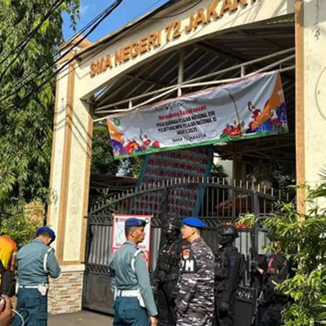 Pelaku ledakan SMAN 72 Jakarta, usia 17 tahun dan masih dioperasi