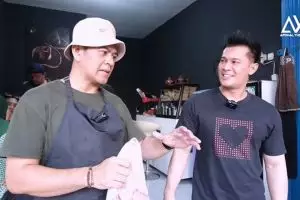 Dulu langganan serial kolosal kini jadi penjual tahu bakso, intip 6 potret warung milik Aris Kurniawan