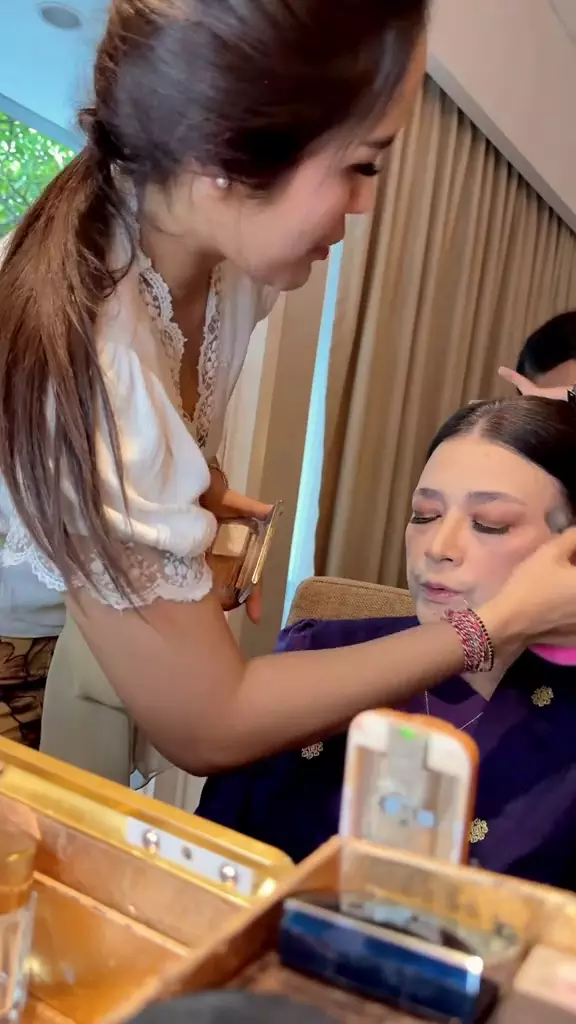 Ida Yulidina di-makeup cantik bak model © 2025 TikTok Ida Yulidina di-makeup cantik bak model © 2025 TikTok