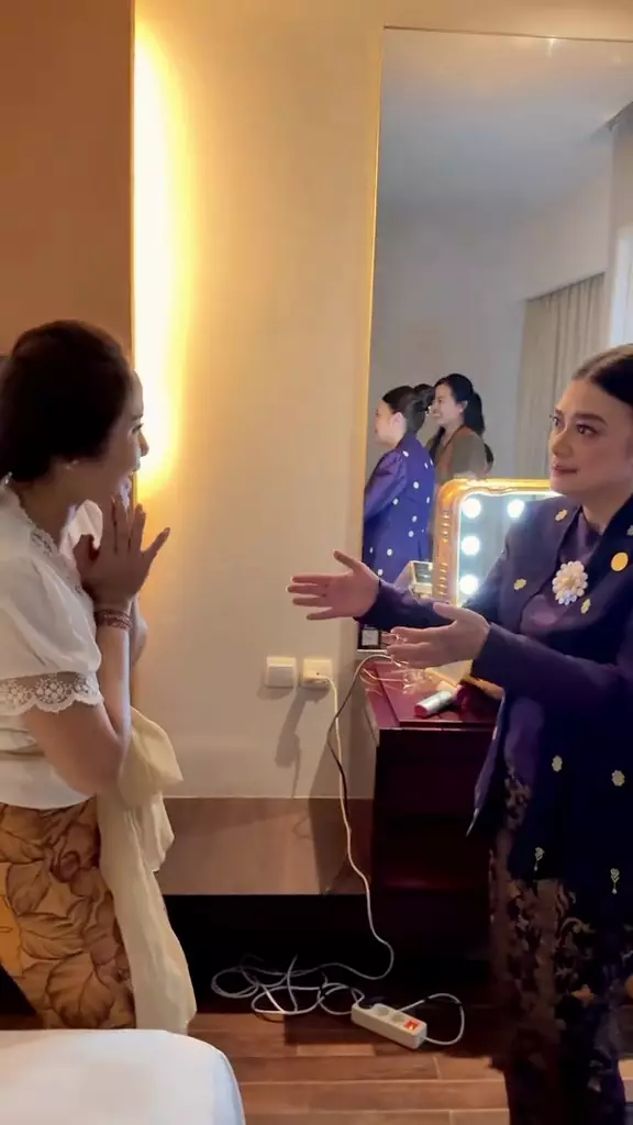 Ida Yulidina di-makeup cantik bak model © 2025 TikTok Ida Yulidina di-makeup cantik bak model © 2025 TikTok