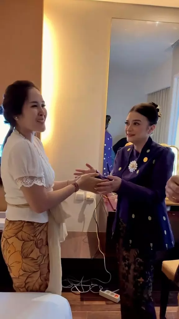 Ida Yulidina di-makeup cantik bak model © 2025 TikTok Ida Yulidina di-makeup cantik bak model © 2025 TikTok