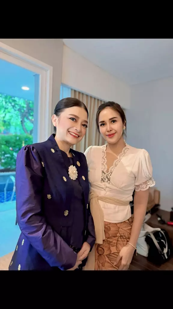 Ida Yulidina di-makeup cantik bak model © 2025 TikTok Ida Yulidina di-makeup cantik bak model © 2025 TikTok