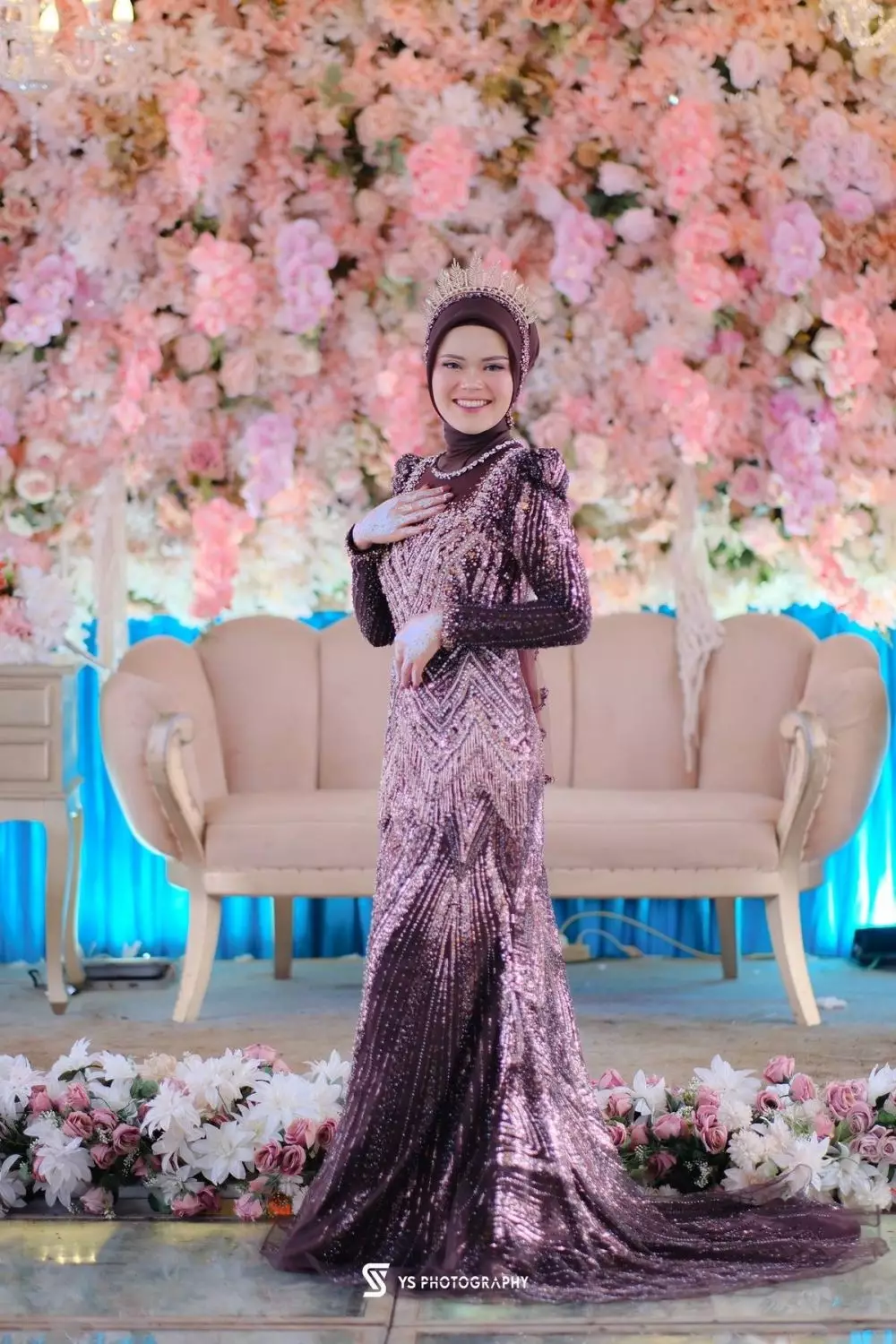 Viral kisah ayah jahit busana pengantin untuk anaknya © 2025 TikTok Viral kisah ayah jahit busana pengantin untuk anaknya © 2025 TikTok