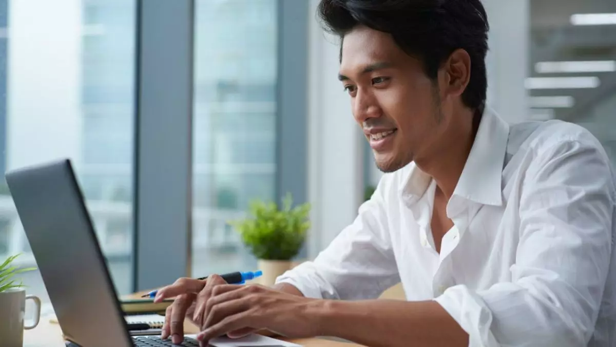 100 Kata-kata bijak ala Gen Z soal dunia kerja, bikin semangat dan lebih realistis