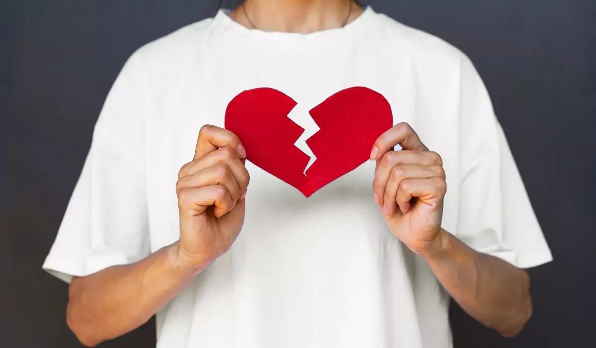 150 Kata-kata mutiara tentang cinta tak terbalas paling dalam 2025, menyentuh dan penuh makna